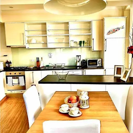 Charming Flat In Chiado-lisbon Apartment