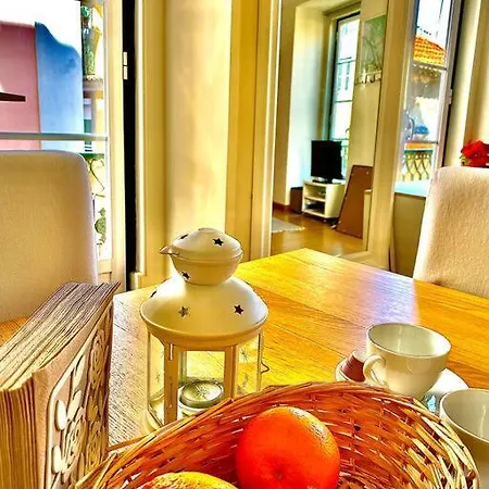 Charming Flat In Chiado-lisbon