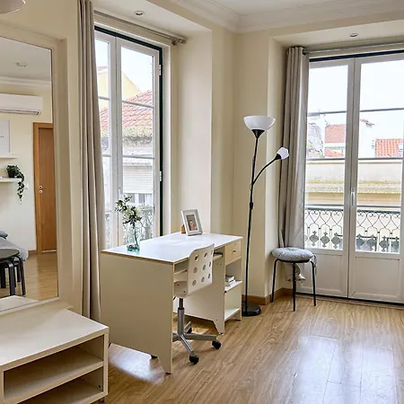 Charming Flat In Chiado-lisbon Lizbona