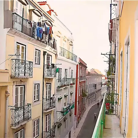 Charming Flat In Chiado-lisbon