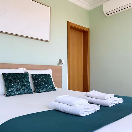 Charming Flat In Chiado-lisbon *