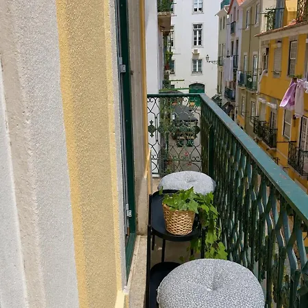 Apartman Charming Flat In Chiado-lisbon *