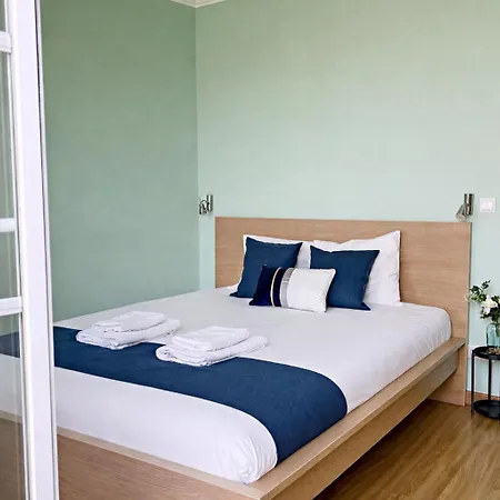 Daire Charming Flat In Chiado-lisbon
