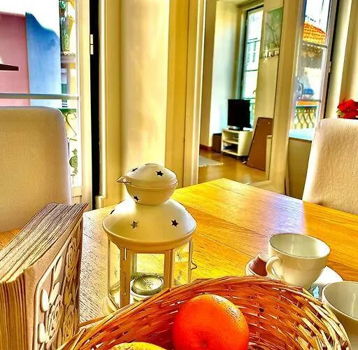 Charming Flat In Chiado-lisbon