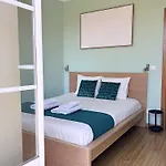 Апартаменти Charming Flat In Chiado-lisbon *